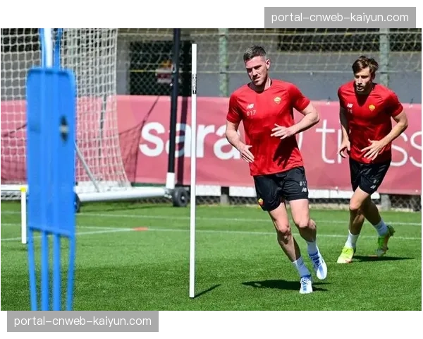 法兰克福主帅托普穆勒赛前发布会，确认球队将坚持进攻打法